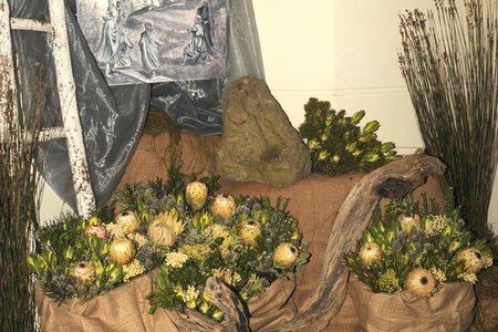 Die uitstalling van Jesus se hemelvaart van die Gansbaai-dames is hier “in wording”
